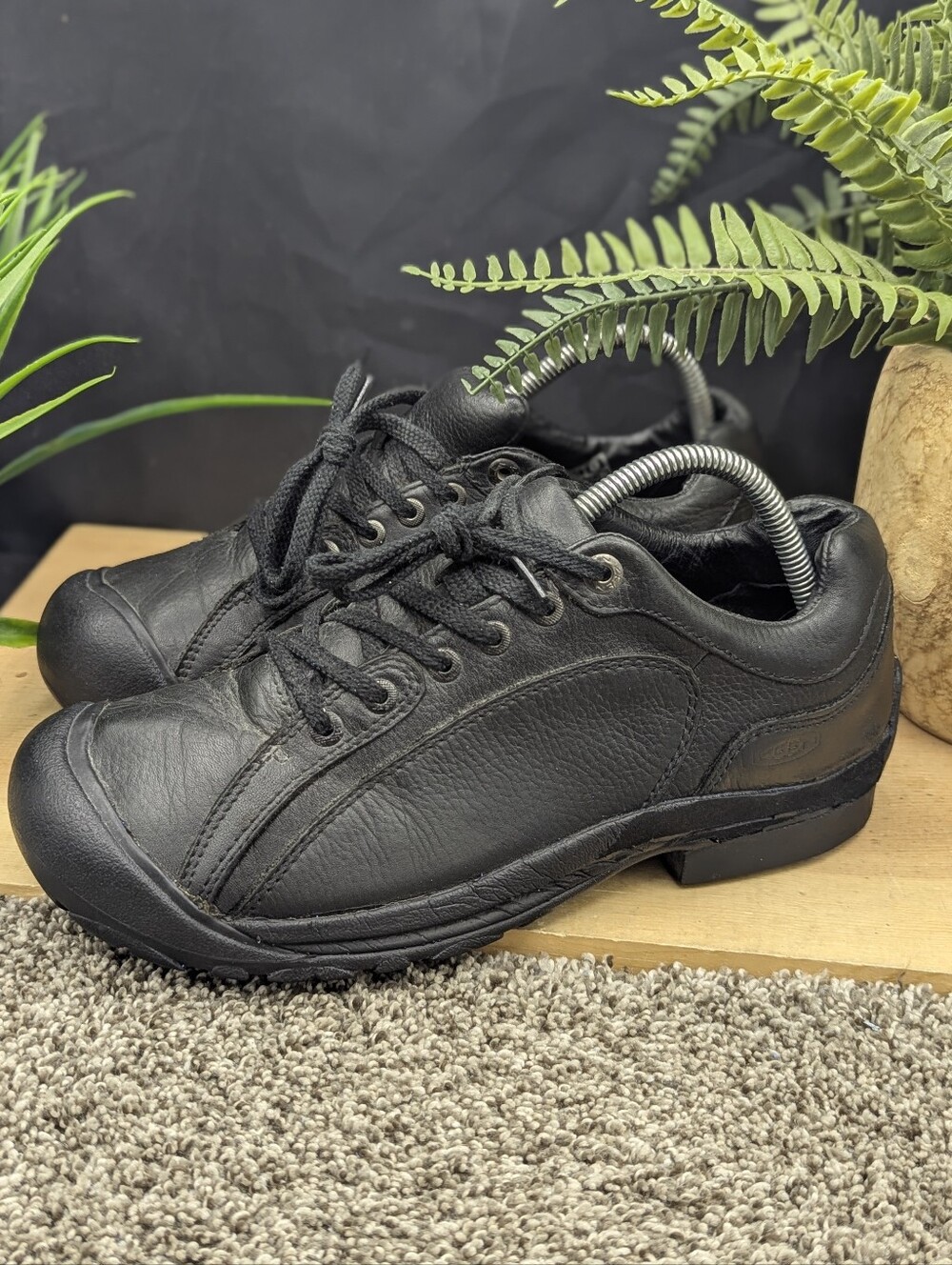 Keen Brigg II Women's Size 10 Black Leather Walking Hiking Casual Shoes